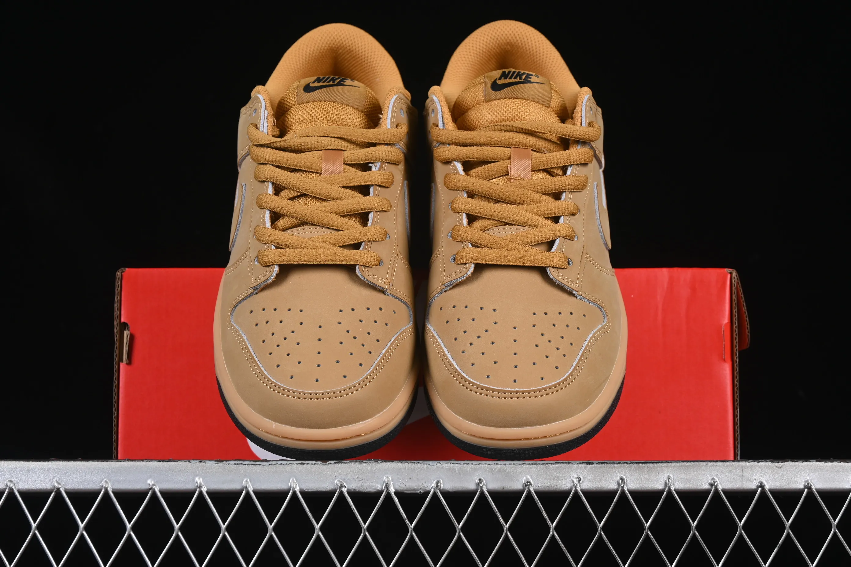 All categories Nk SB Dunk series Nk SB Dunk Low low-top sneakers Nike SB Dunk Low wheat color low-top casual sneakers HQ1932-700